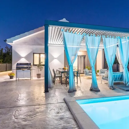 Villa Rafaelo - Privlaka By Guide Zarici