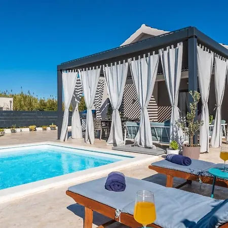 Villa Rafaelo - Privlaka By Guide